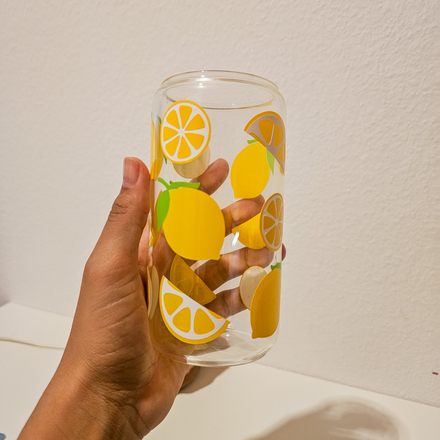 Verre citron avec couvercle en bambou et paille réutilisable