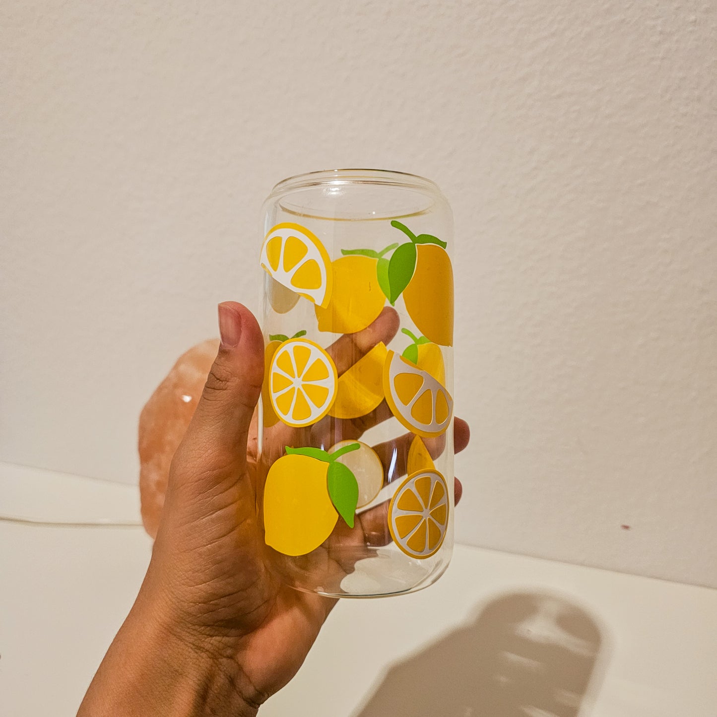 Verre citron avec couvercle en bambou et paille réutilisable